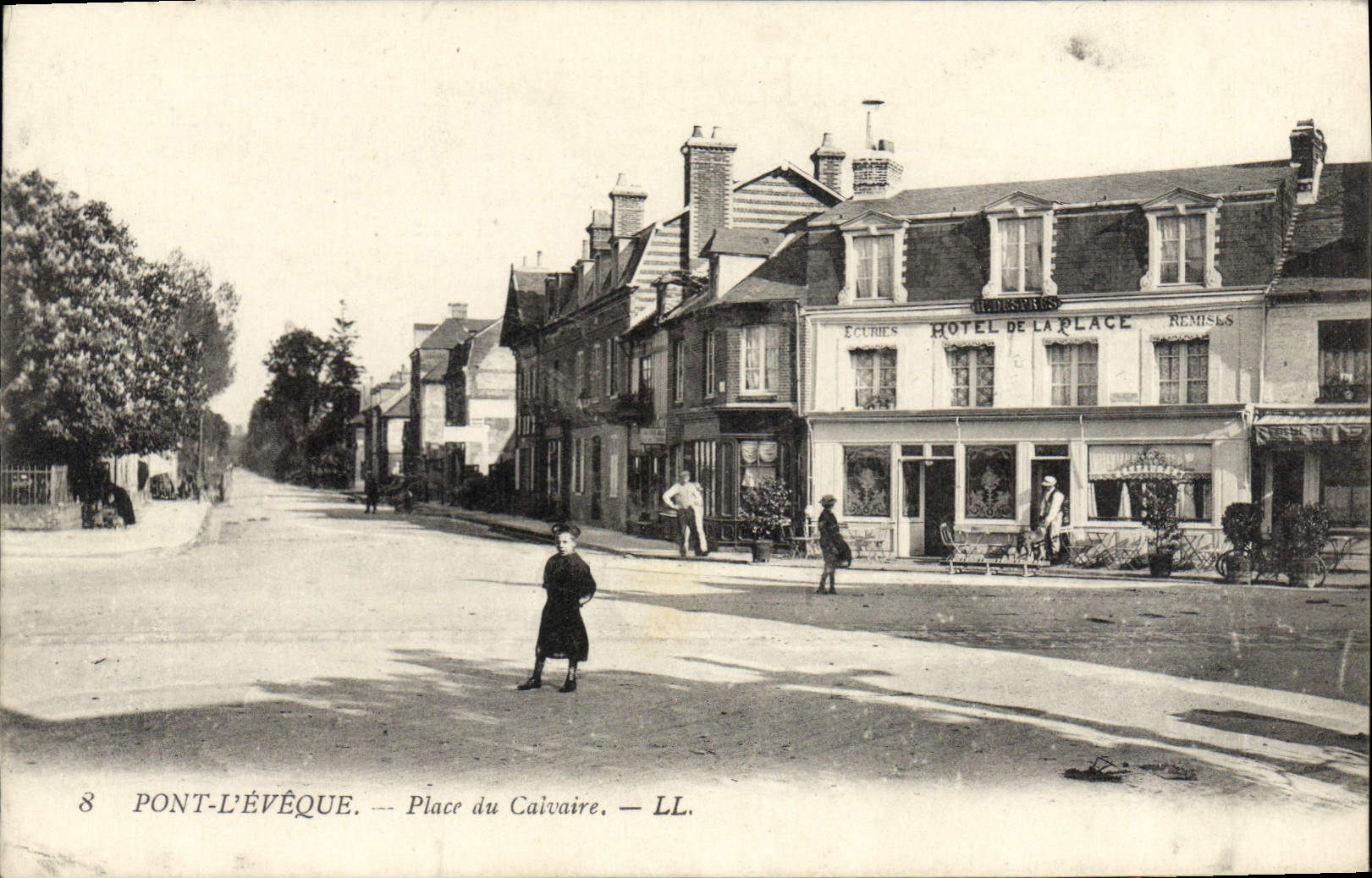 CPA Pont L'Eveque Place Du Calvaire