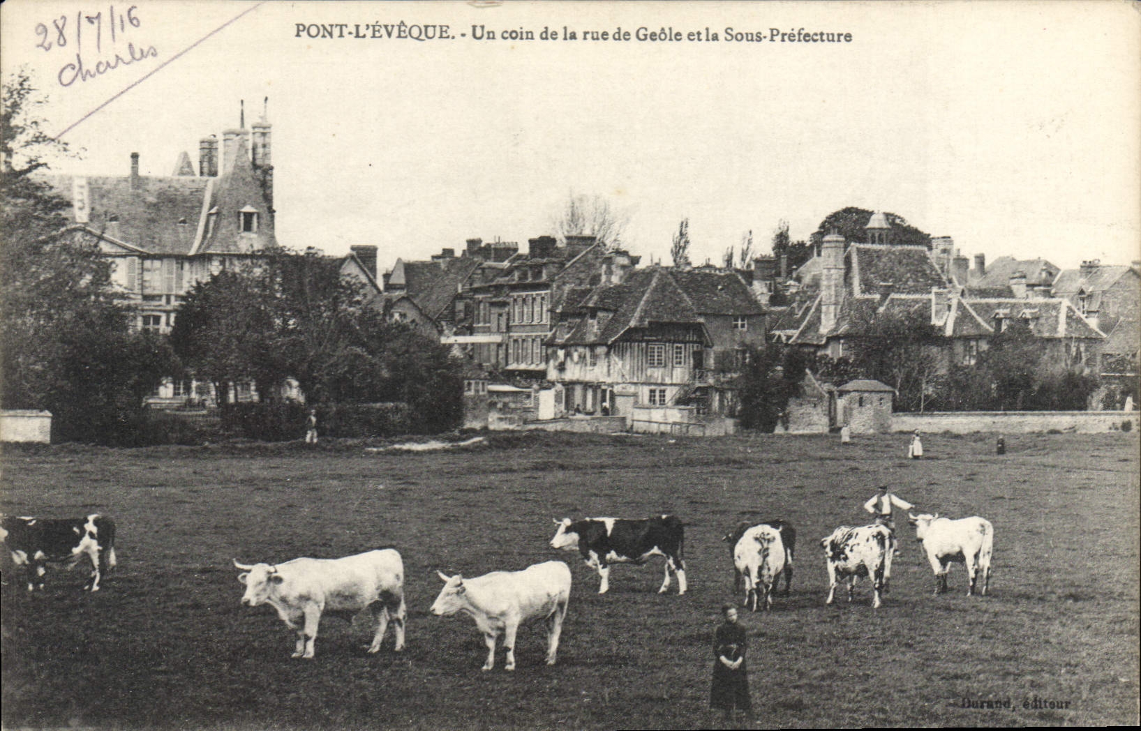 CPA Pont L'Eveque Un Coin De La Rue De Geôle Et La Sous Prefecture