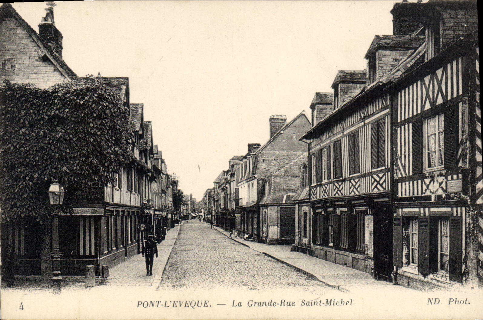 CPA Pont L'Eveque La Grande Rue Saint Michel