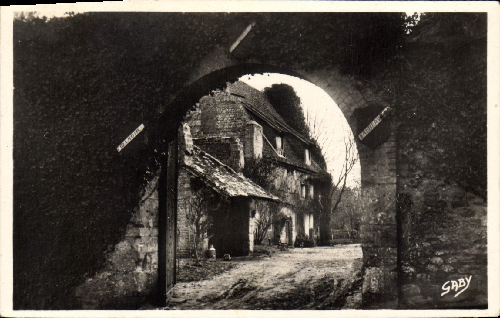 CPA Villers Sur Mer Entree du Manoir D'Auberville