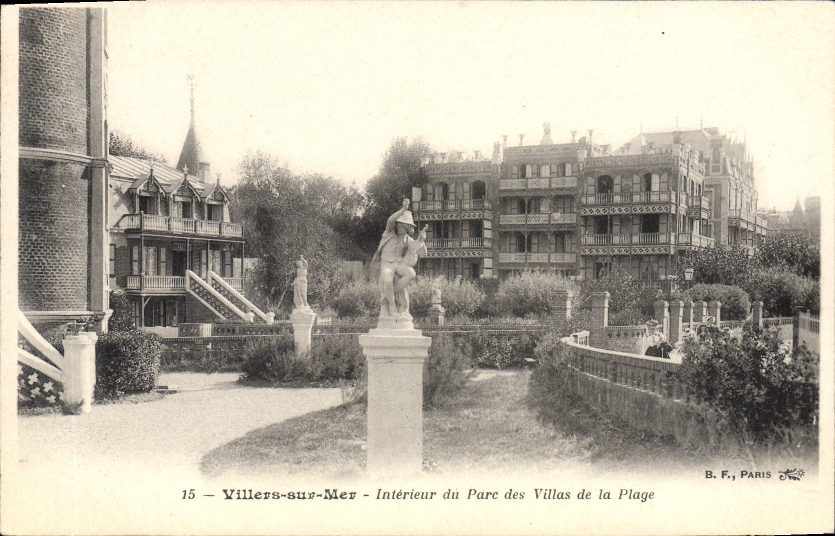 CPA Villers Sur Mer Interieur Du Parc Des Villas De La Plage