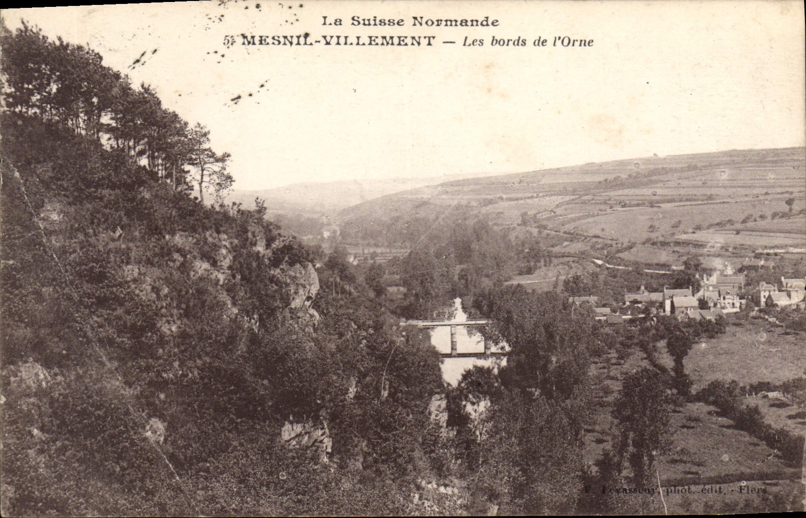 CPA Mesnil Villement Les Bords De I'Orne