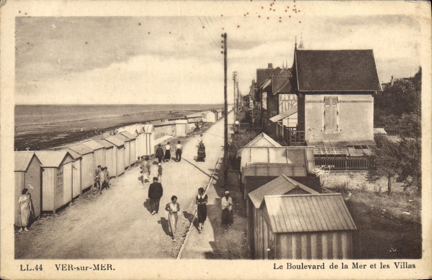 CPA Ver Sur Mer Le Boulevard De La Mer Et Les Villas