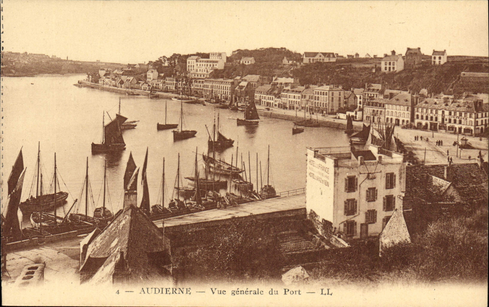 CPA Audierne Vue Generale Du Port