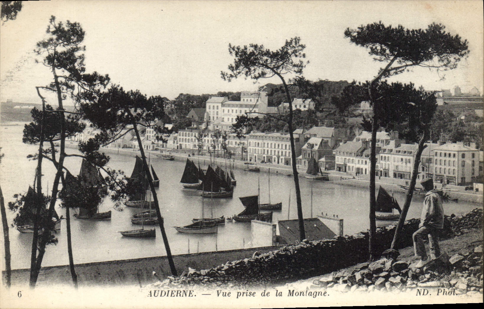 CPA Audierne Vue Prise De La Montagne