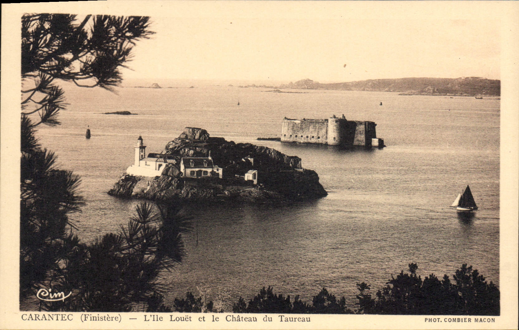 CPA Carantec L'Ile Louet Et Le Chateau Du Taureau