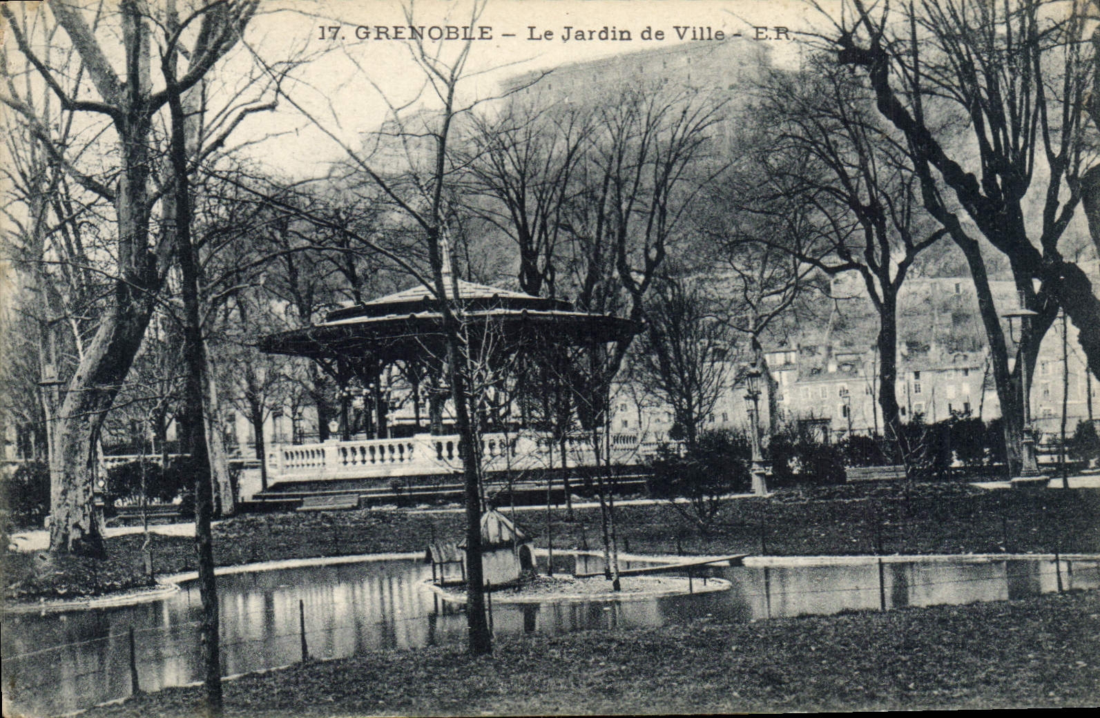 CPA Grenoble Le Jardin De Ville