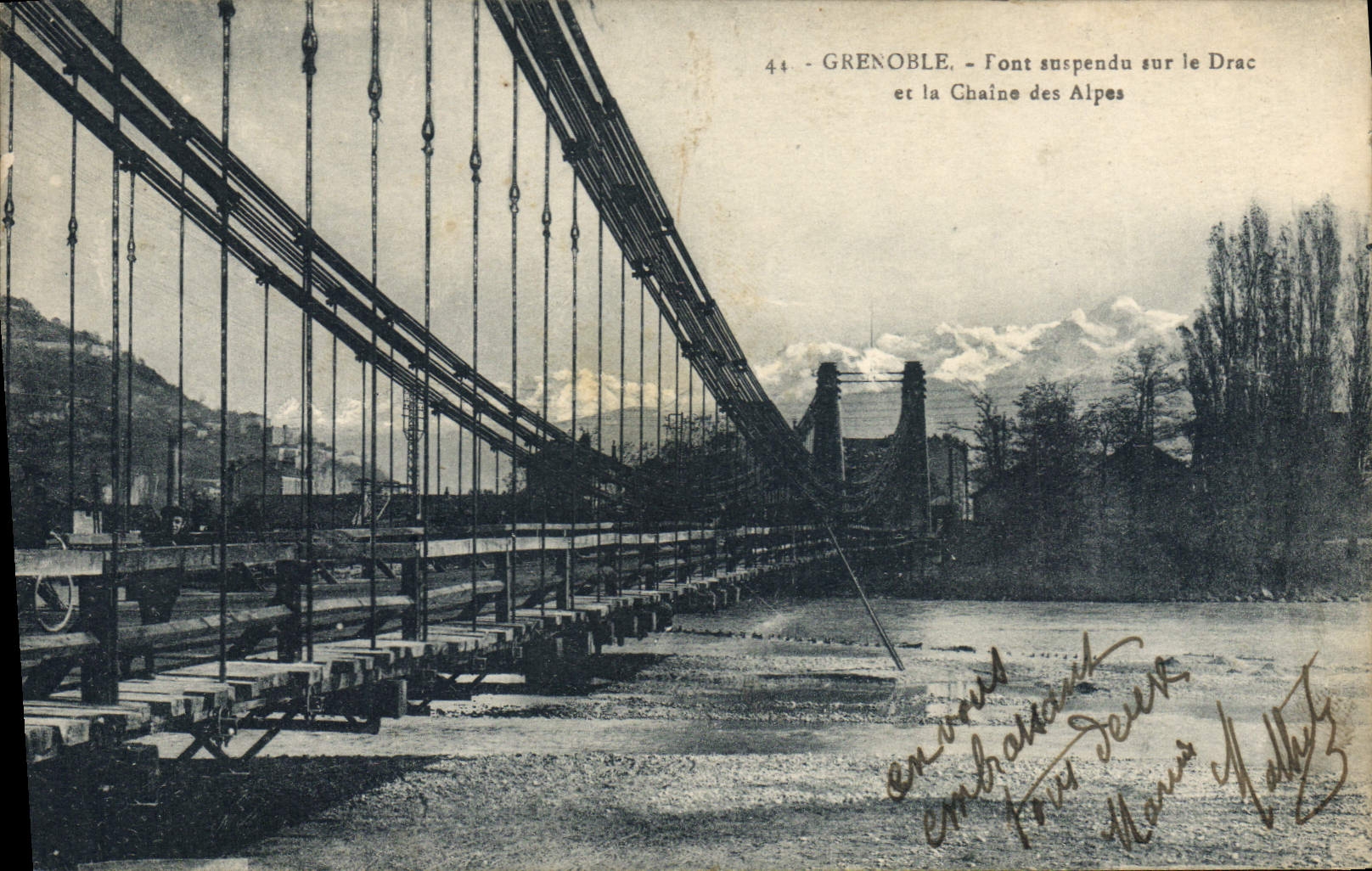 CPA Grenoble pont Suspendu Sur Le Drac Et La Chaine des alpes