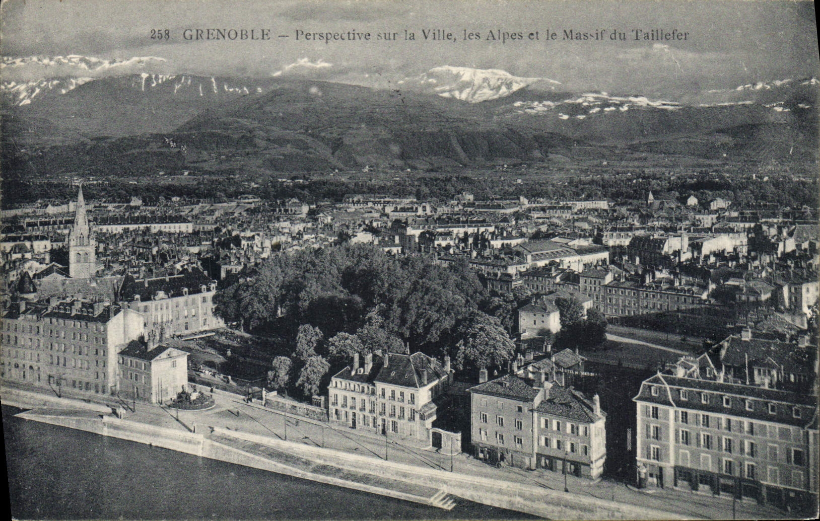 CPA Grenoble Perspective Sur La Ville Les Alpes Et Le Massif Du Taillefer