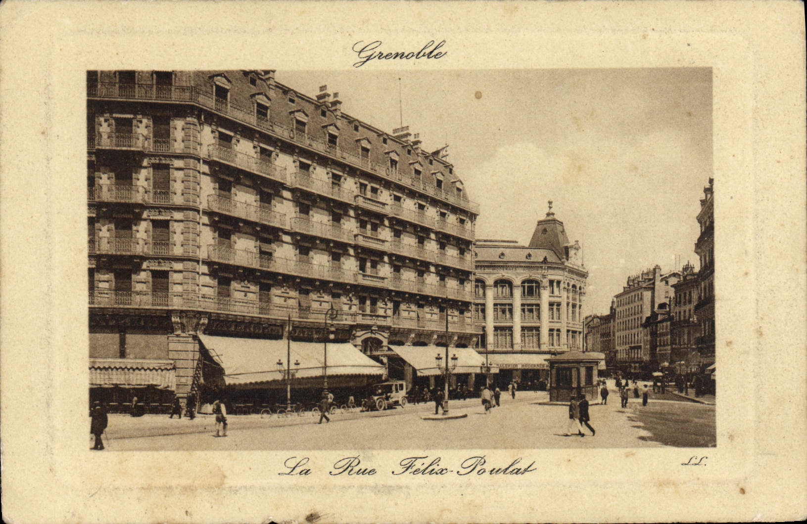 CPA Grenoble La Rue Feilix Poulat