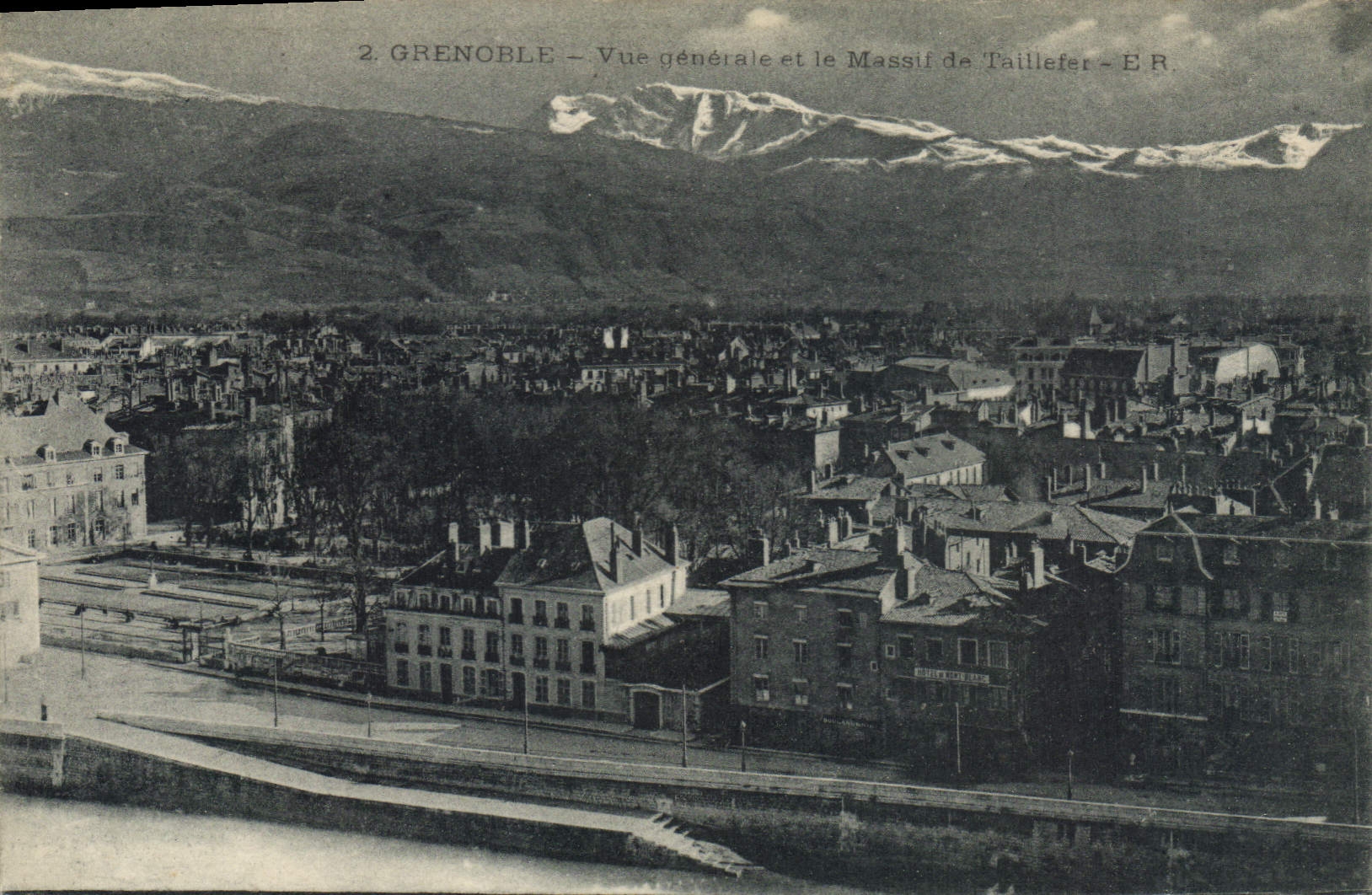 CPA Grenoble Vue Generale Et Le Massif De Taillefer