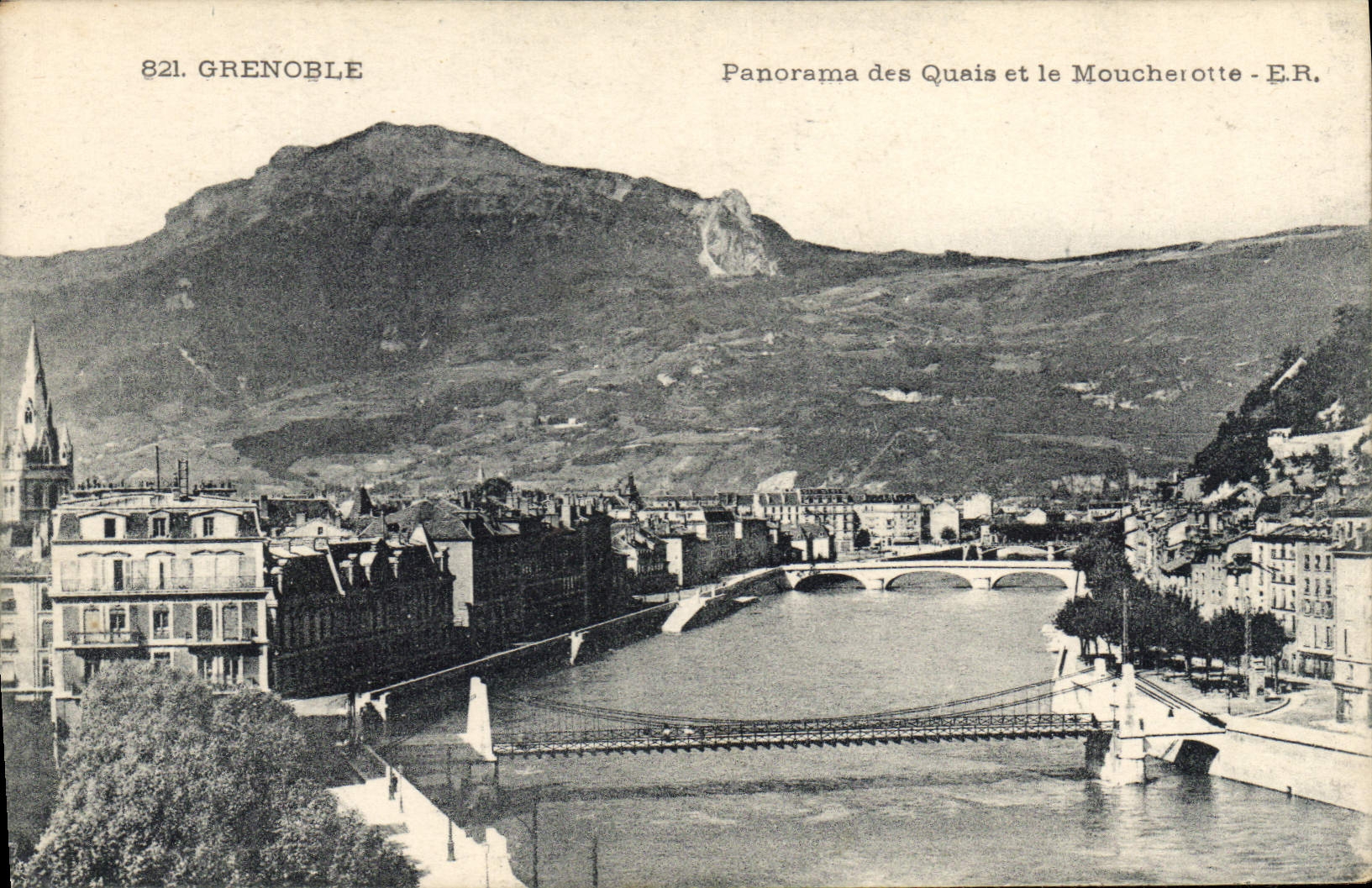 CPA Grenoble Panorama Des Quais Et Le Moucherotte