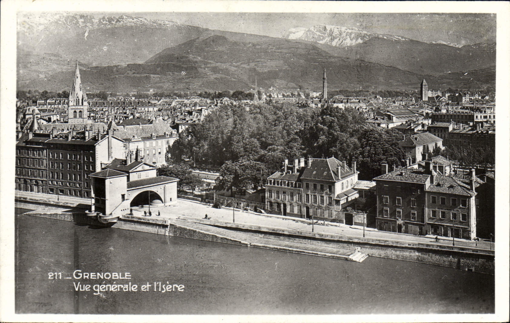 CPA Grenoble Vue Generale Et I'Isere