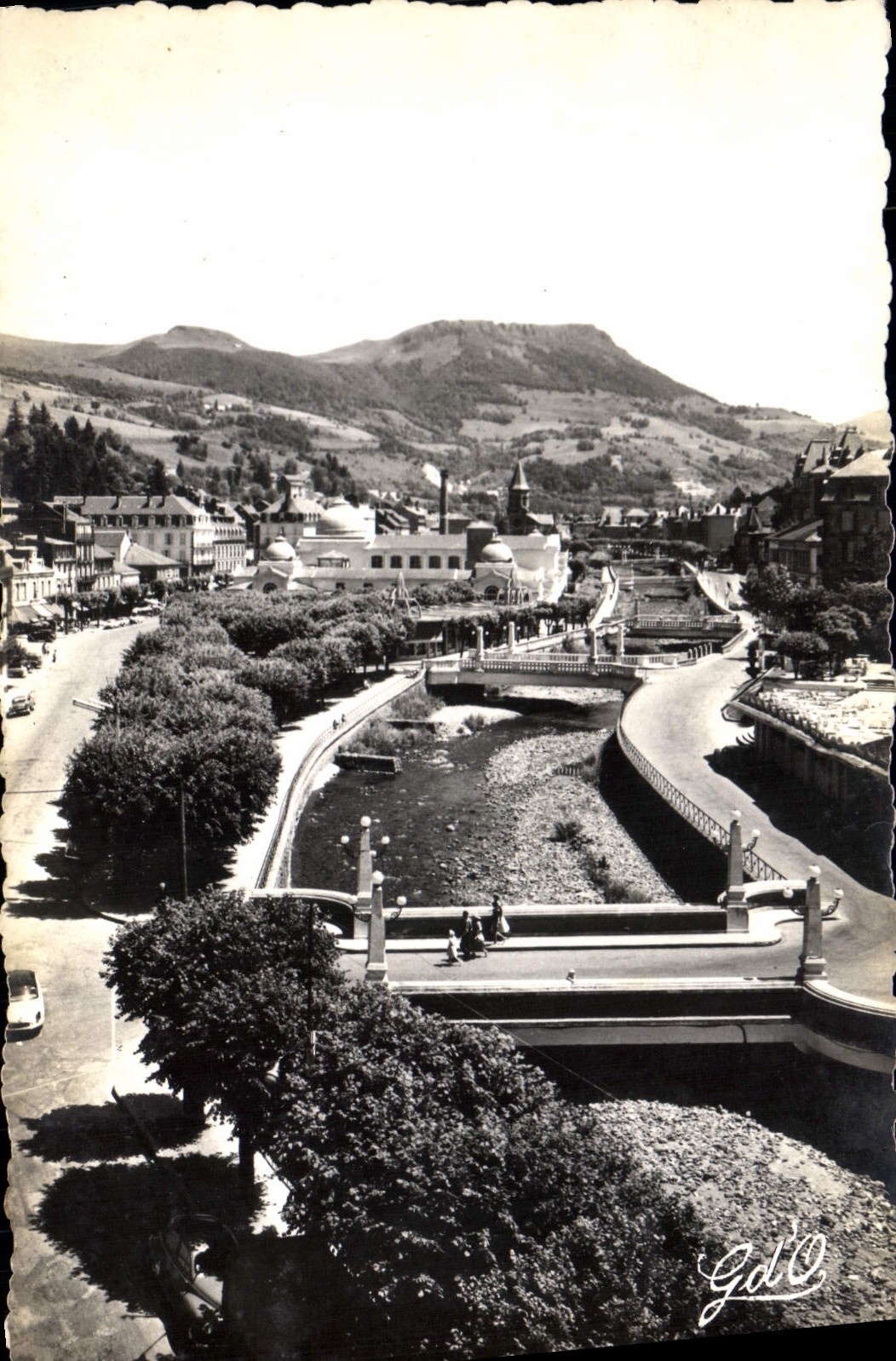 CPA La Bourboule Centre Thermal Touristique Et Climatique perspective sur les ponts