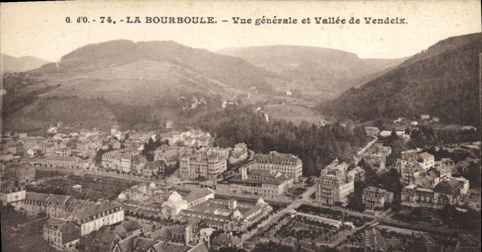 CPA La Bourboule Vue Generale Et Vallee De Vendeix