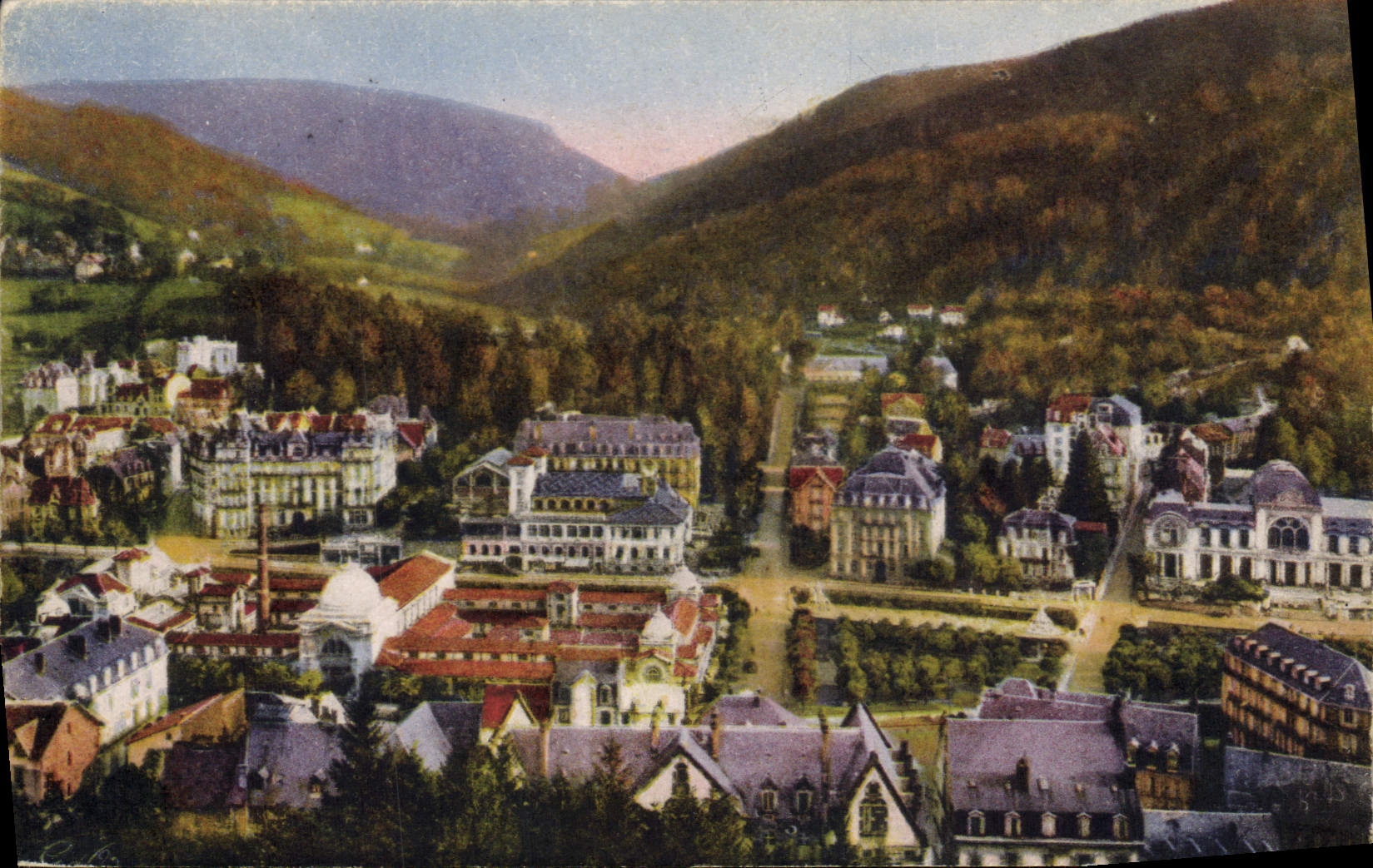 CPA La Bourboule Vue Generale Et Vallee De Vendeix