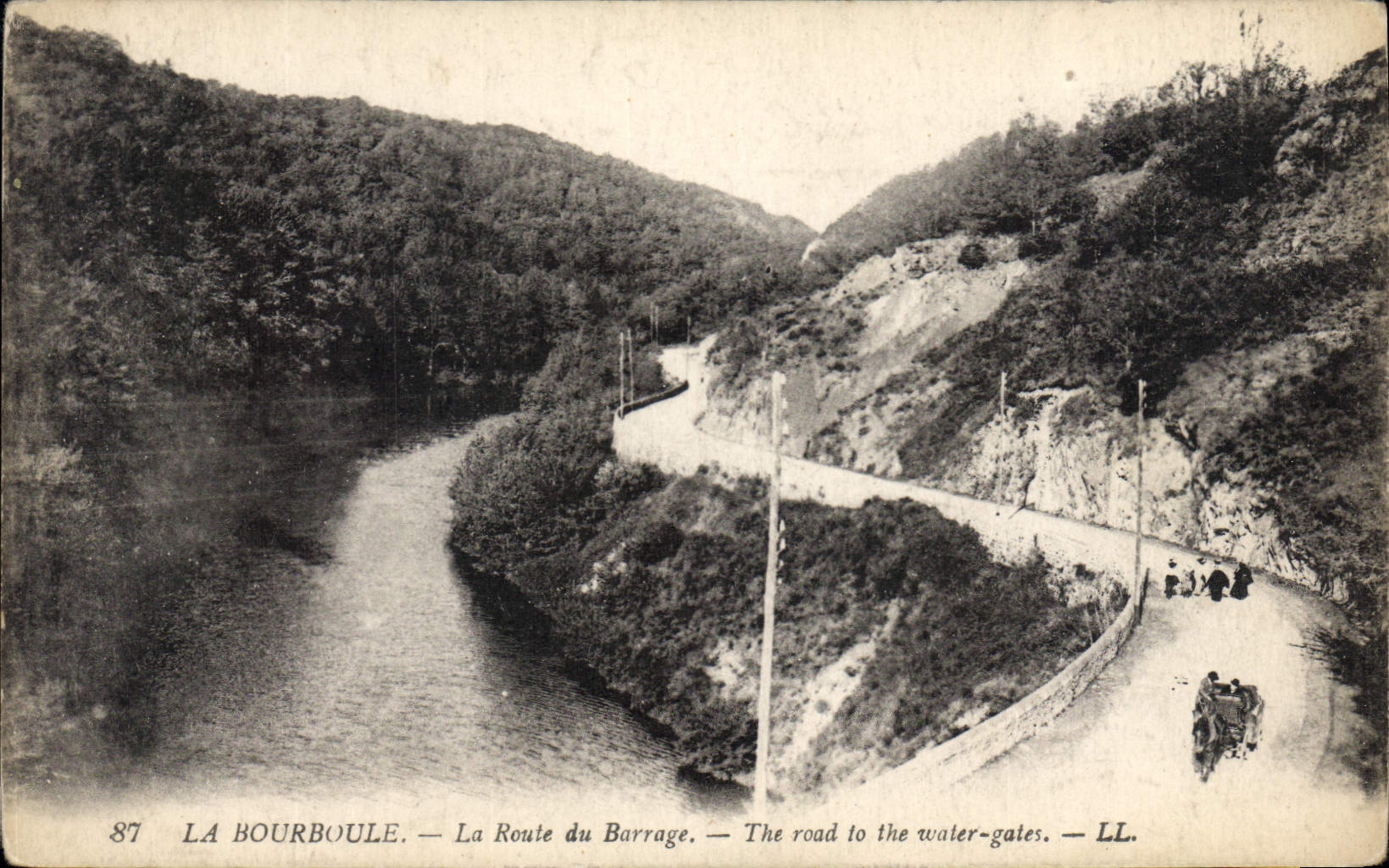 CPA La Bourboule La Route Du Barrage