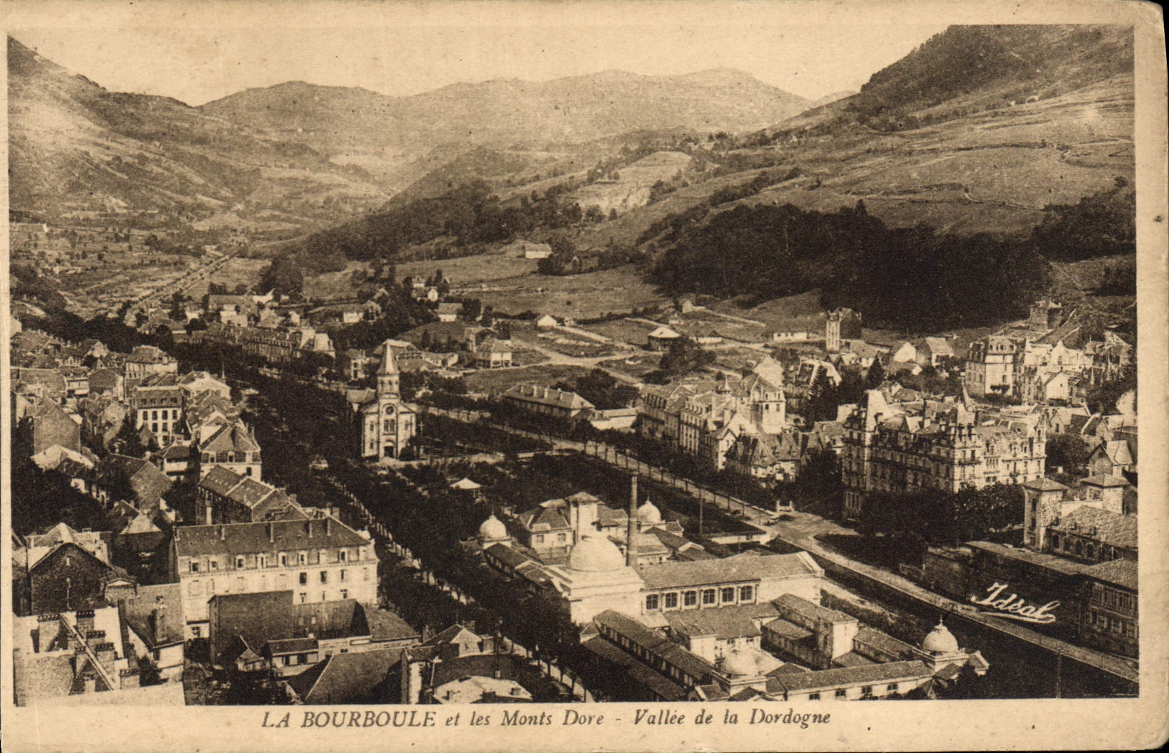 CPA La Bourboule Et Les Monts Dore Vallee De La Dordogne
