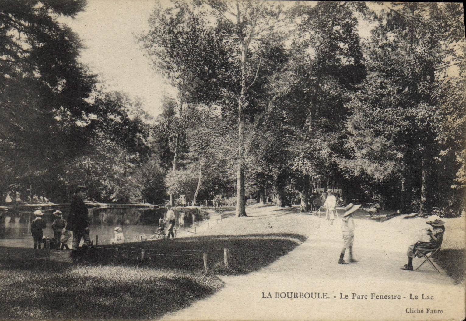 CPA La Bourboule Le Parc Fenestre Le Lac