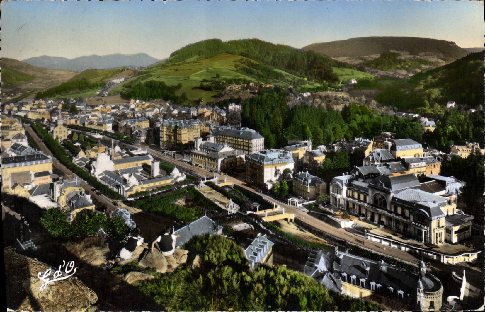 CPA La Bourboule Vue Generale Les Thermes Casino Et Grands Hotels