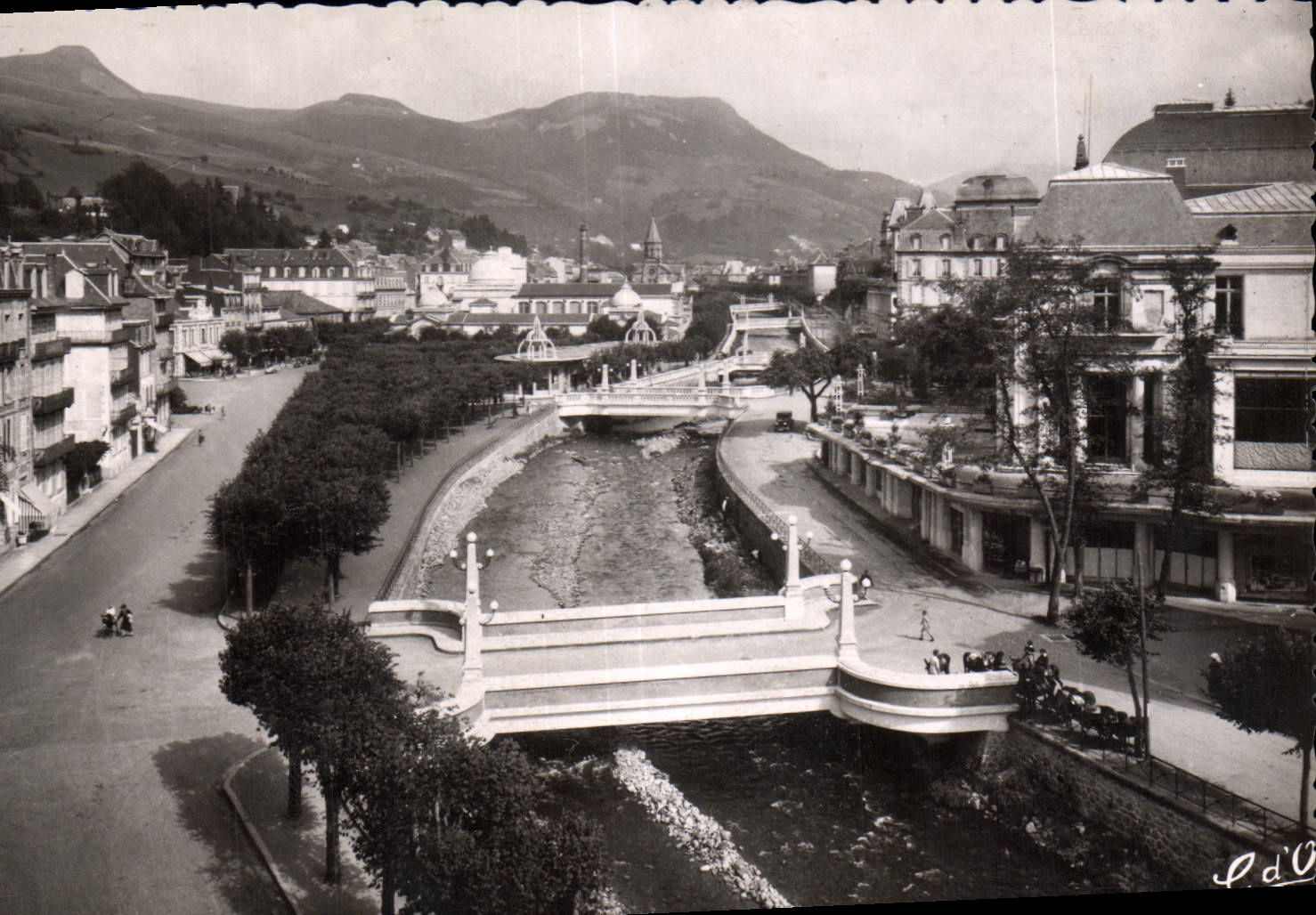 CPA La Bourboule Perspective Sur Les Ponts De La Dordogne