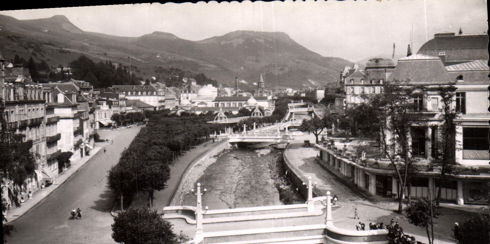 CPA La Bourboule Perspective Sur Les Ponts De La Dordogne