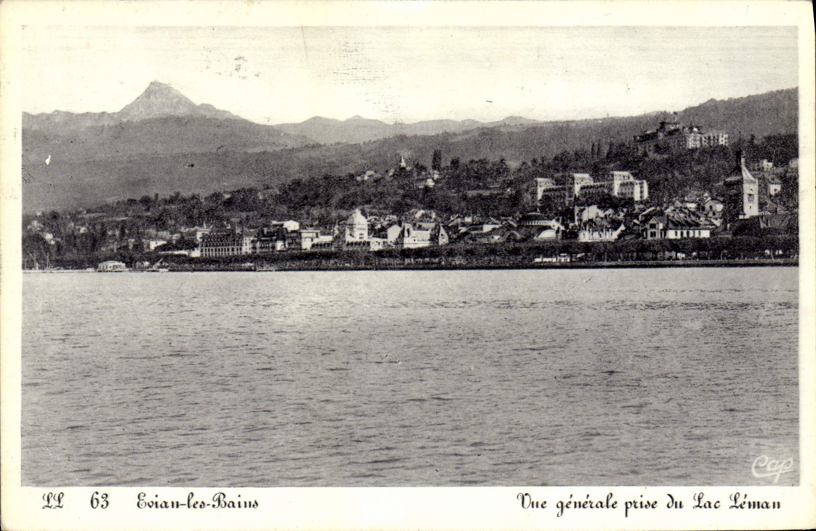 CPA Evian Les Bains Vue Generale Prise Du Lac Leman