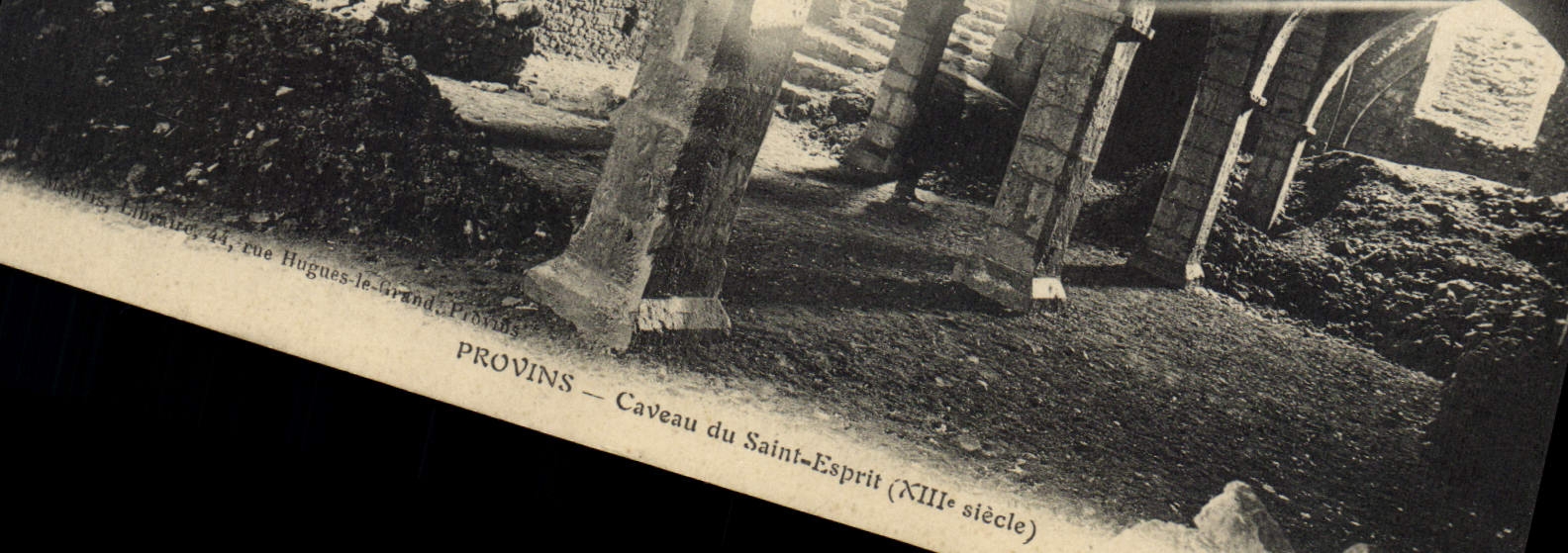 CPA Provins Caveau Du Saint Esprit