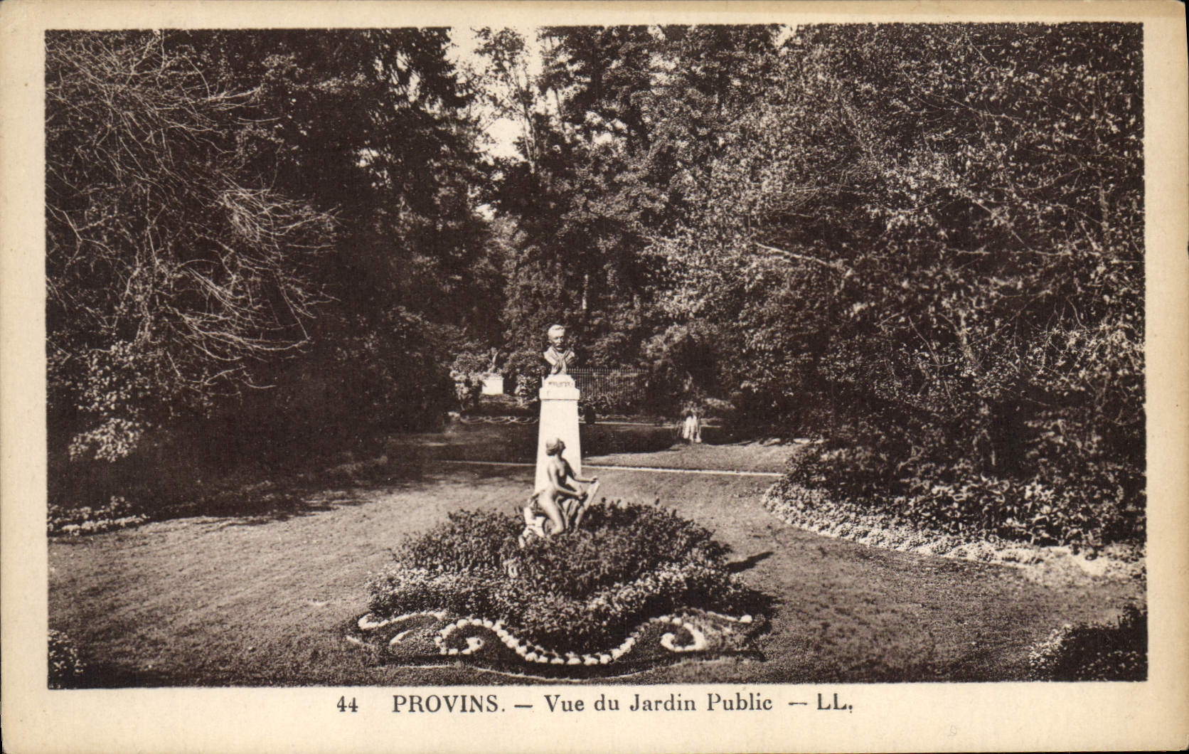 CPA Provins Vue Du Jardin Public