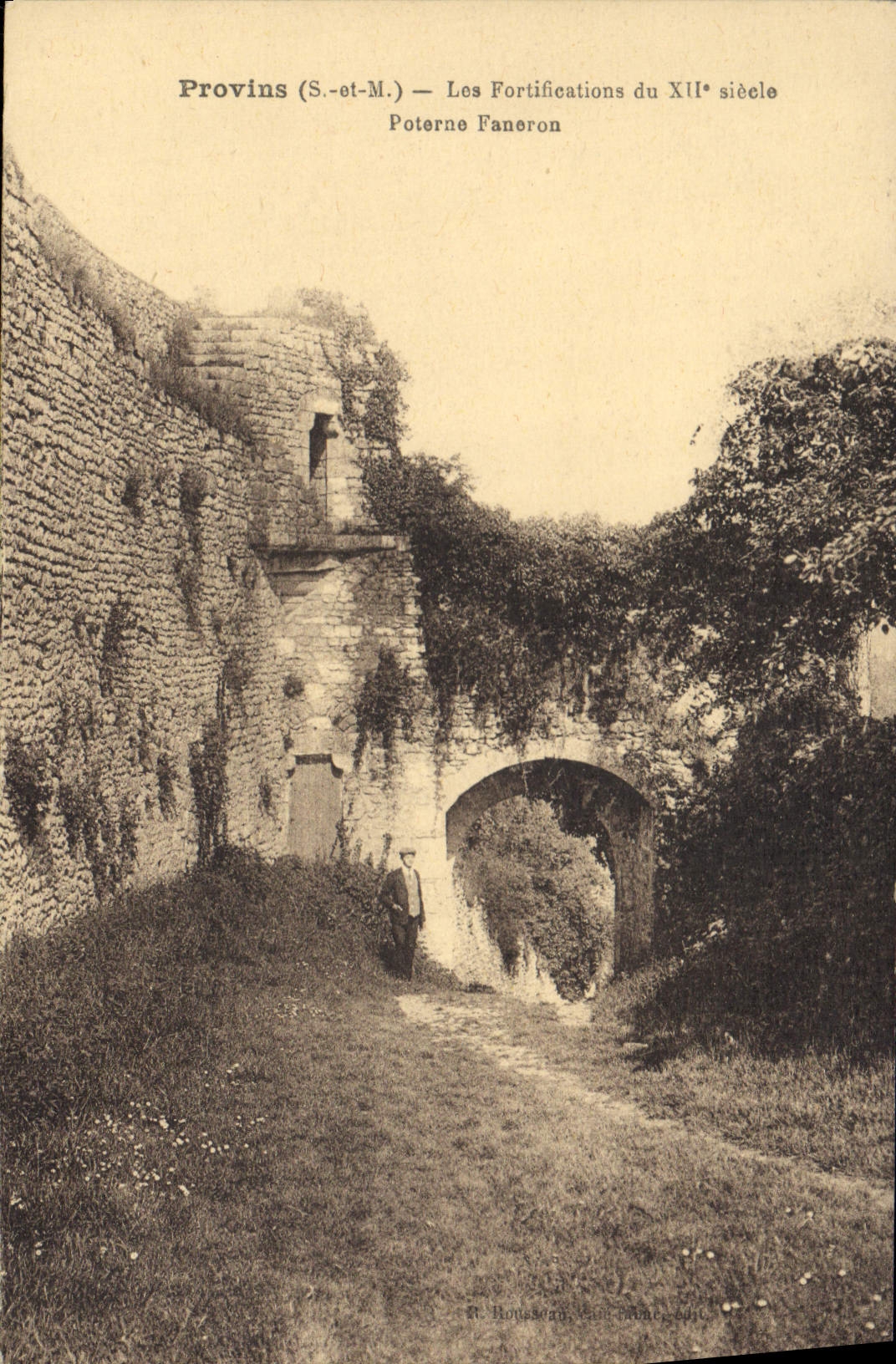 CPA Provins Les Fortifications poterne Faneron