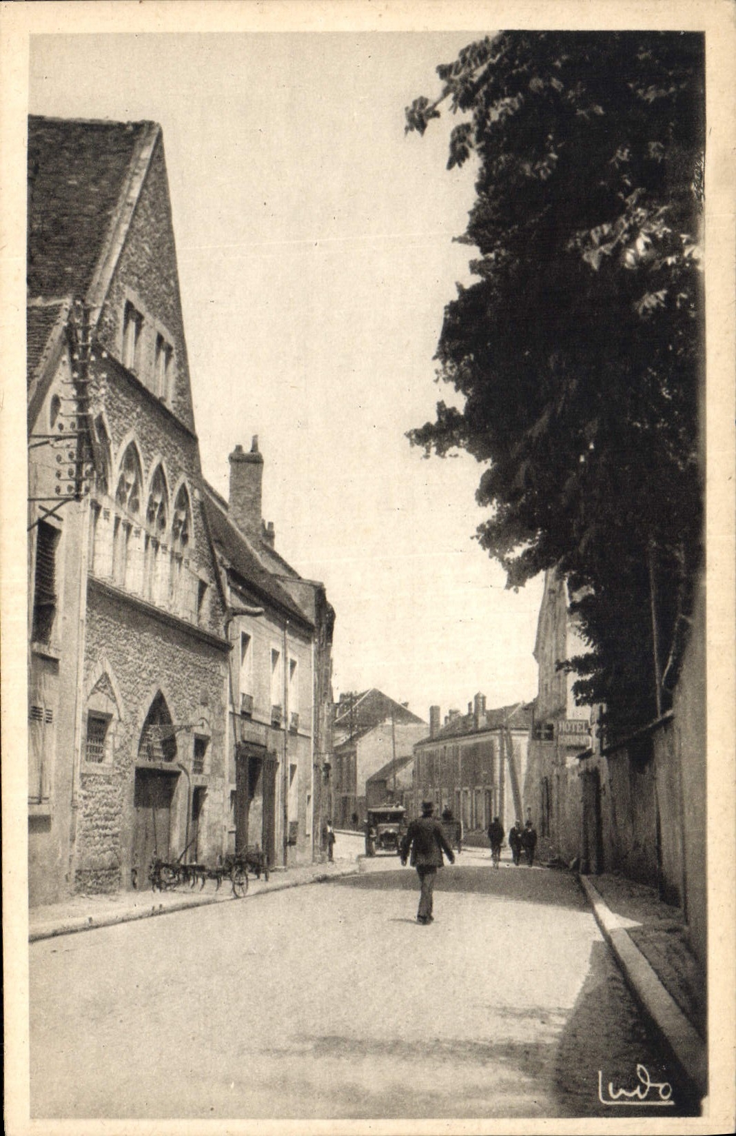 CPA Provins L'hotel de Vauluisant