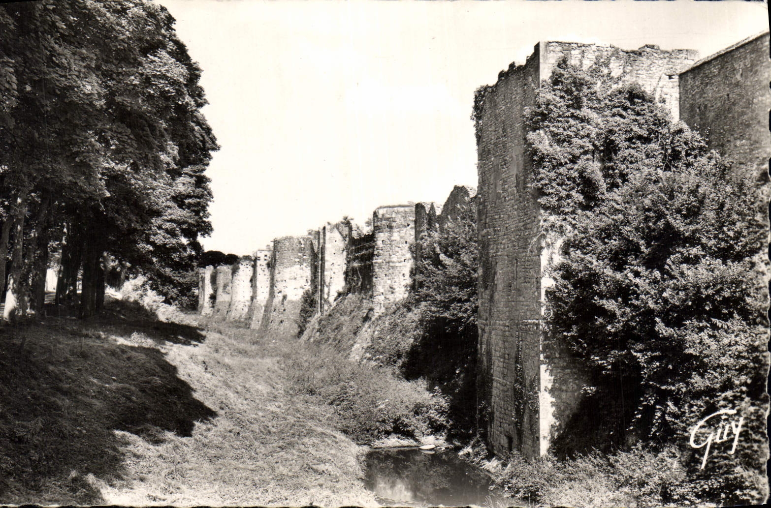 CPA Provins Les Fortifications