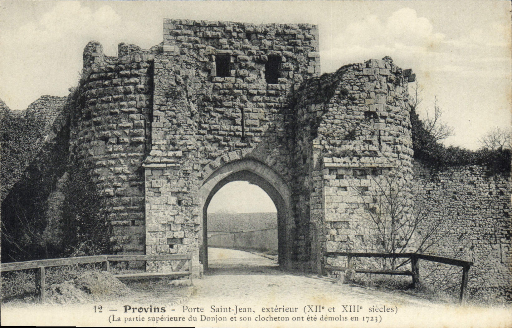 CPA Provins Porte Saint Jean Exterieur