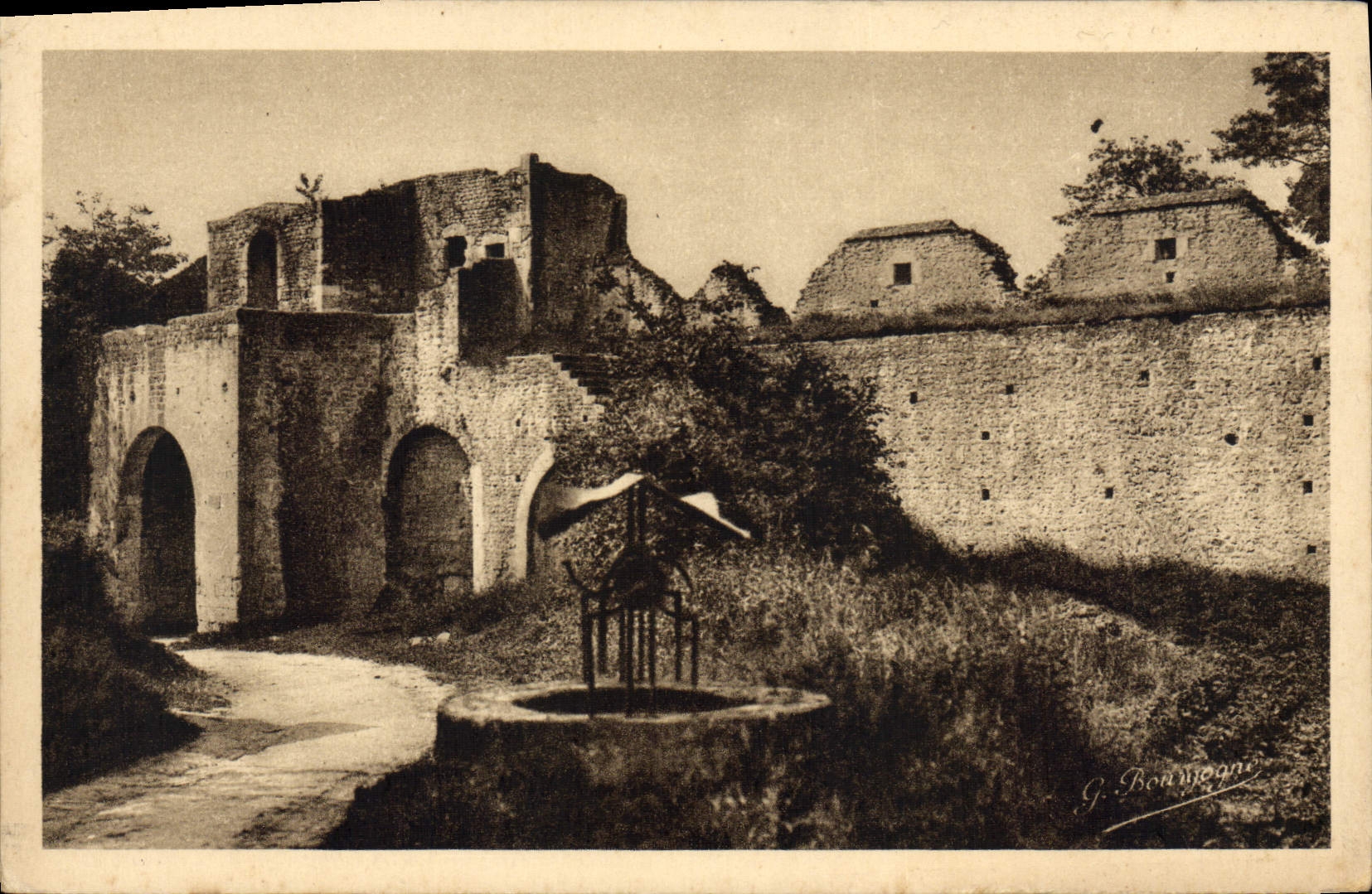 CPA Provins Porte Saint Jean Vue Interieure Et Le Puits de la citadelle