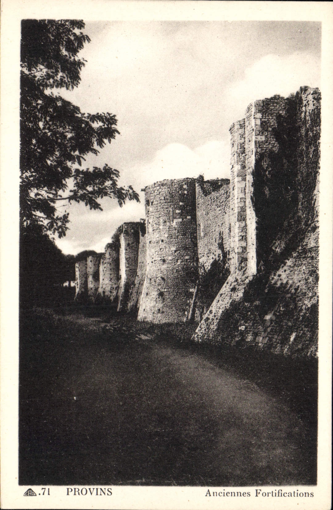 CPA Provins Anciennes Fortifications