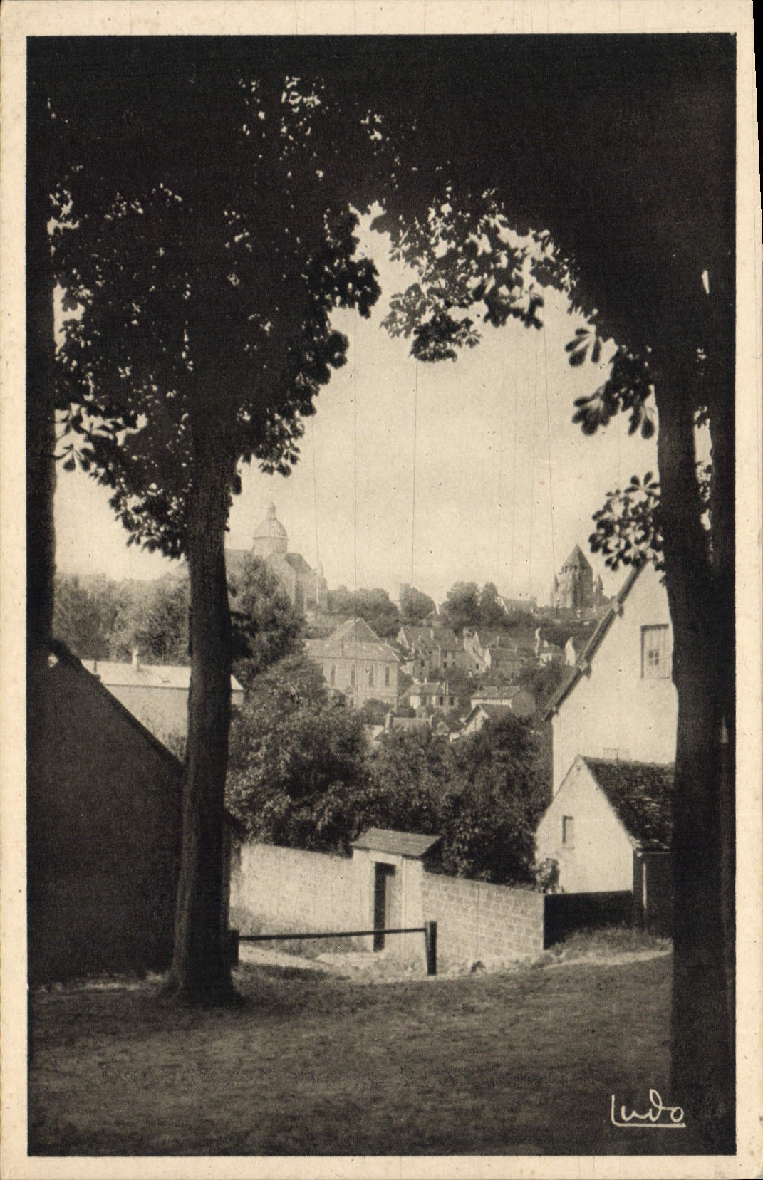 CPA Provins Le Ville Haute Vue Des Promenades Eglise