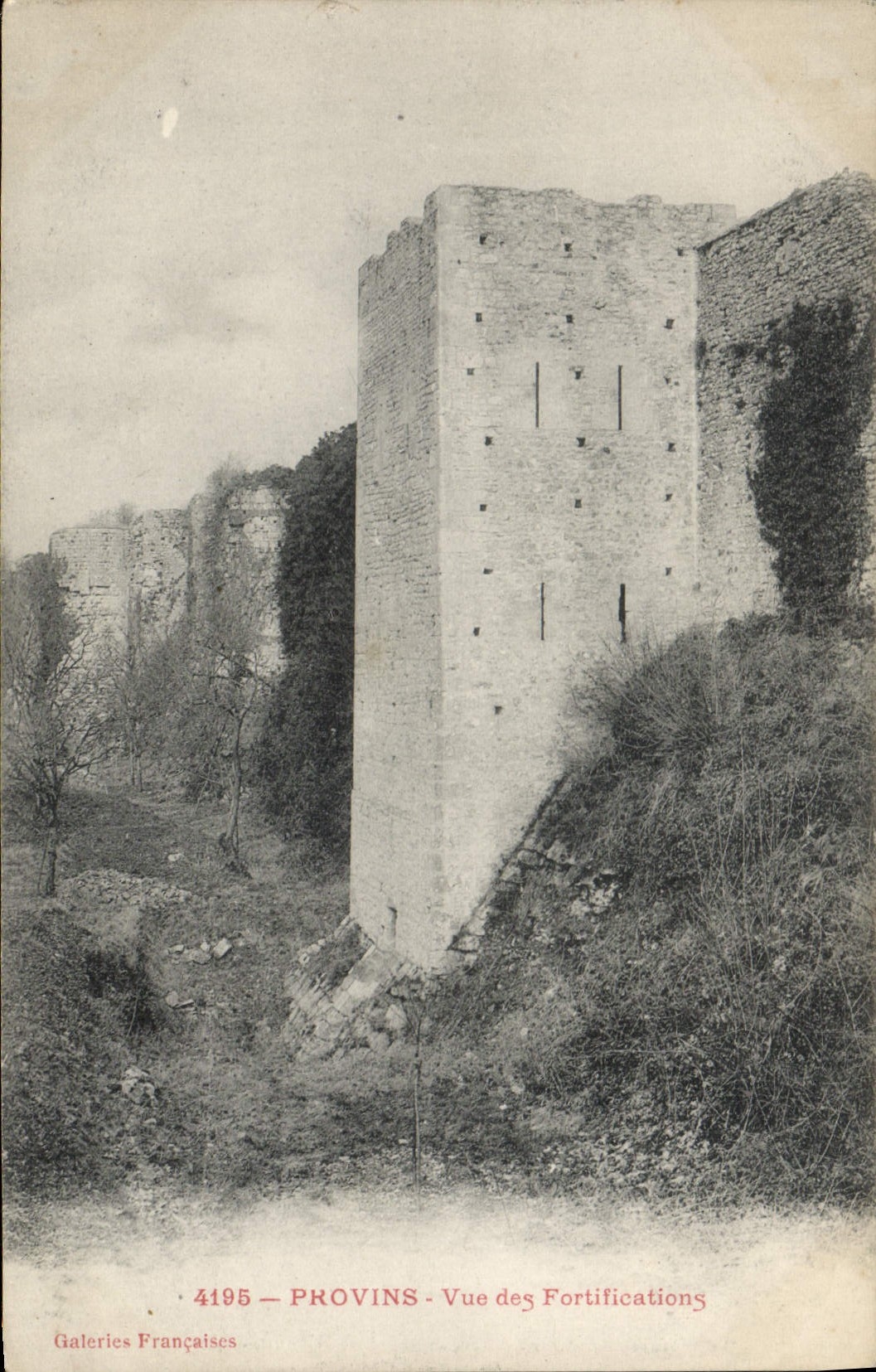 CPA Provins Vue Des Fortifications
