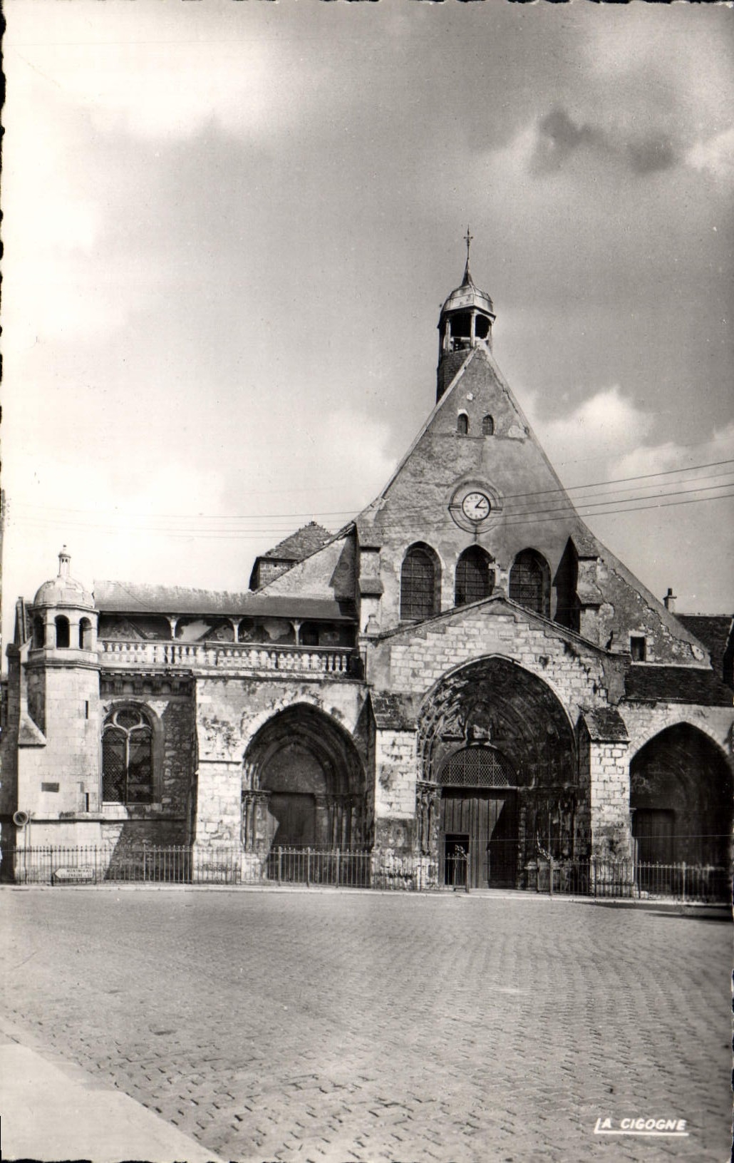 CPA Provins Eglise St Ayoul Batie incendiée