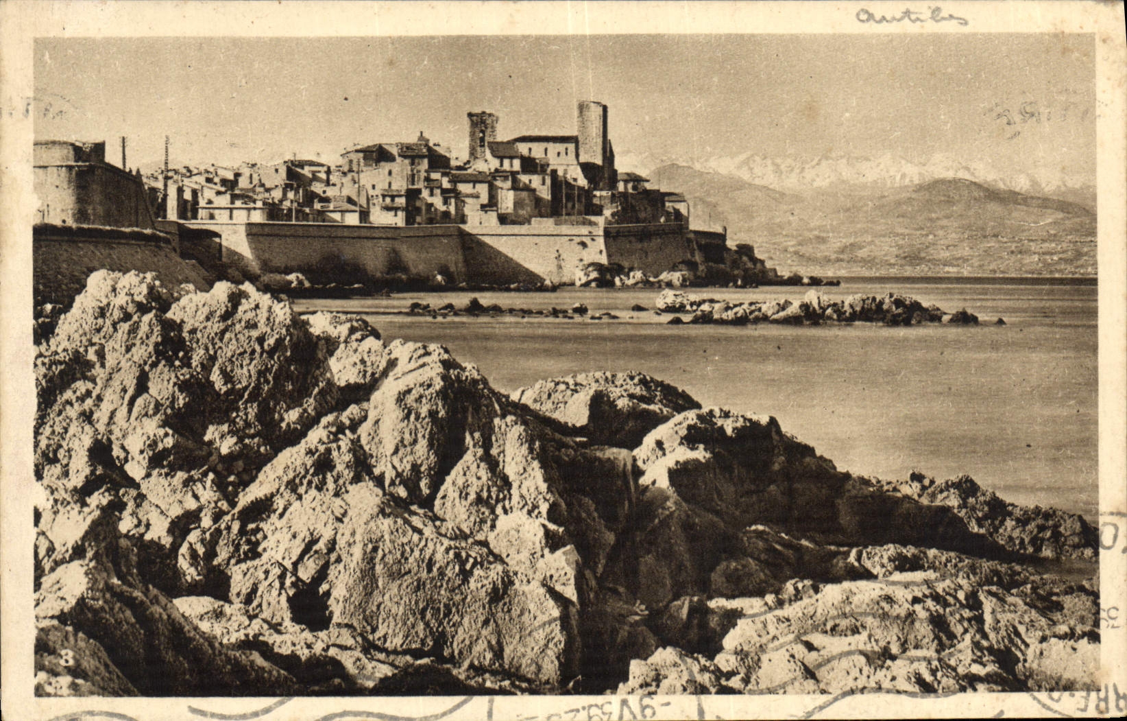 CPA Antibes Vue Generale Chaine Des Alpes