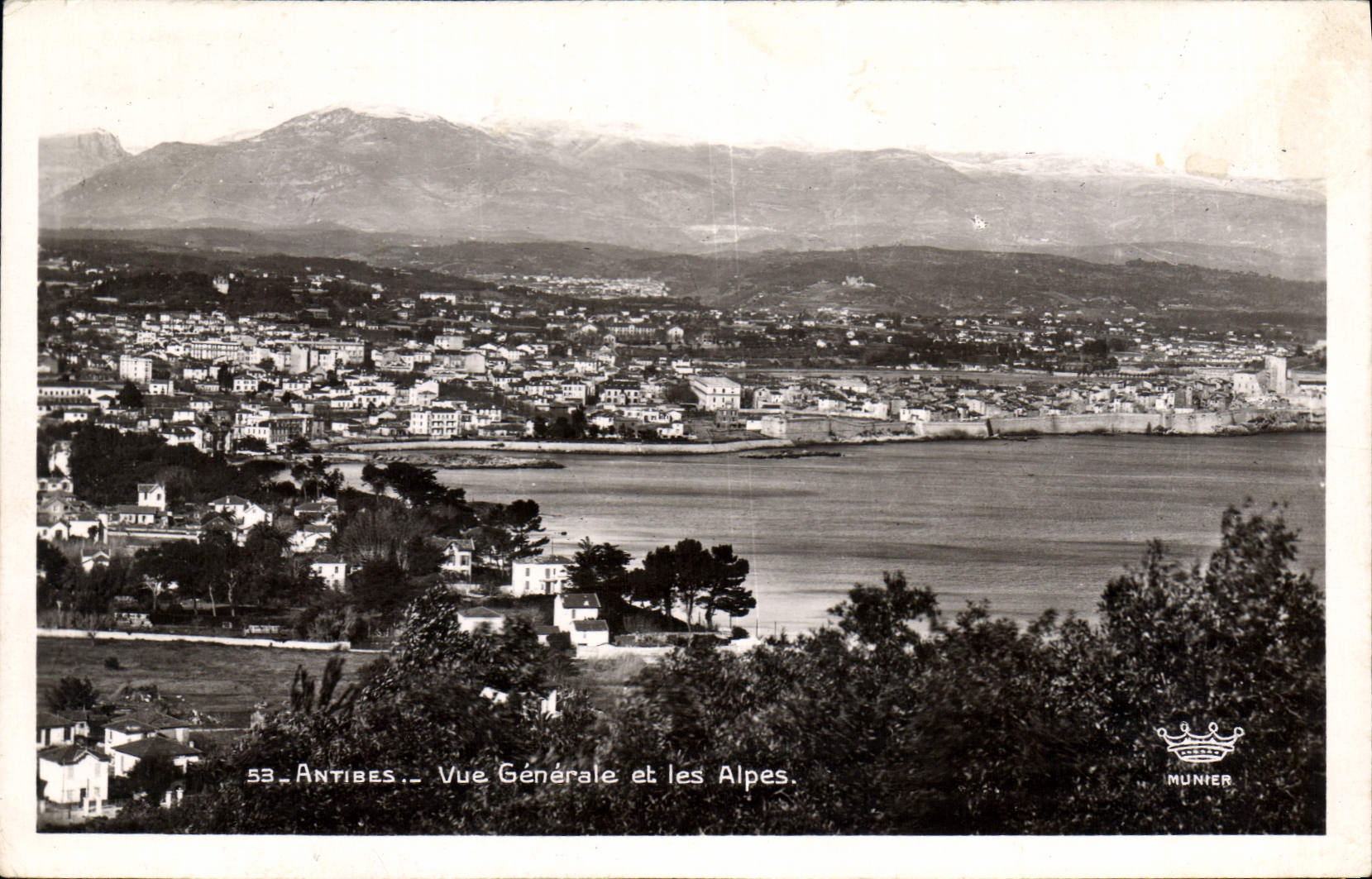 CPA Antibes Vue Generale Et Les Alpes