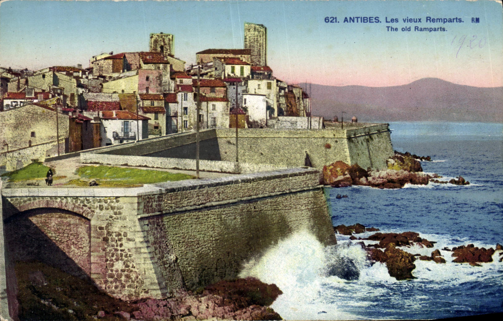 CPA Antibes Les Vieux Remparts