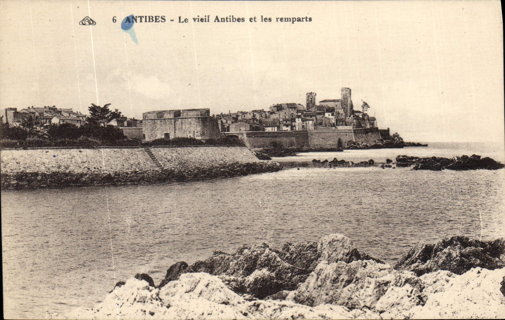 CPA Antibes Le Vieil antibes Et Les Remparts