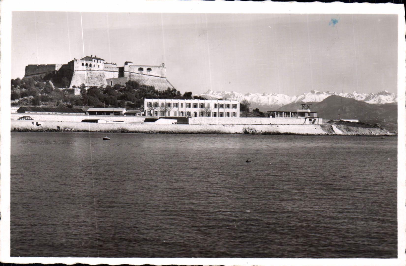 CPA Antibes Le Fort Carre Devant La Chaine Des Alpes