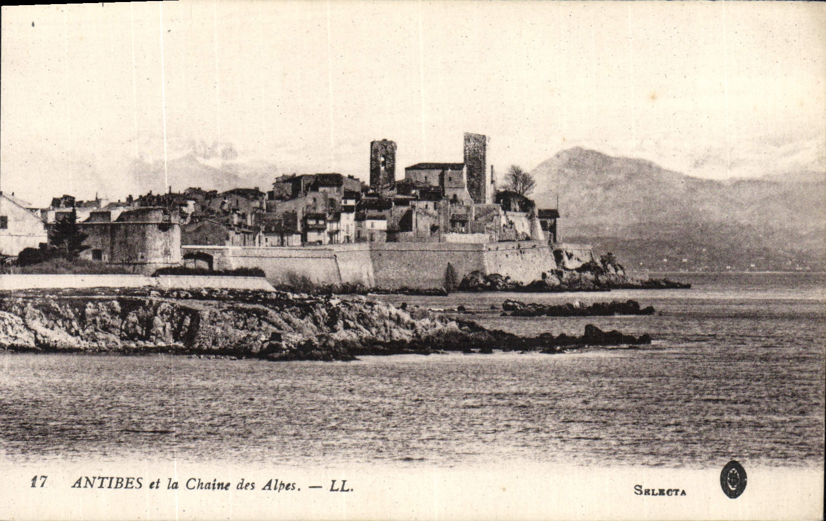 CPA Antibes Et La Chaine Des Alpes