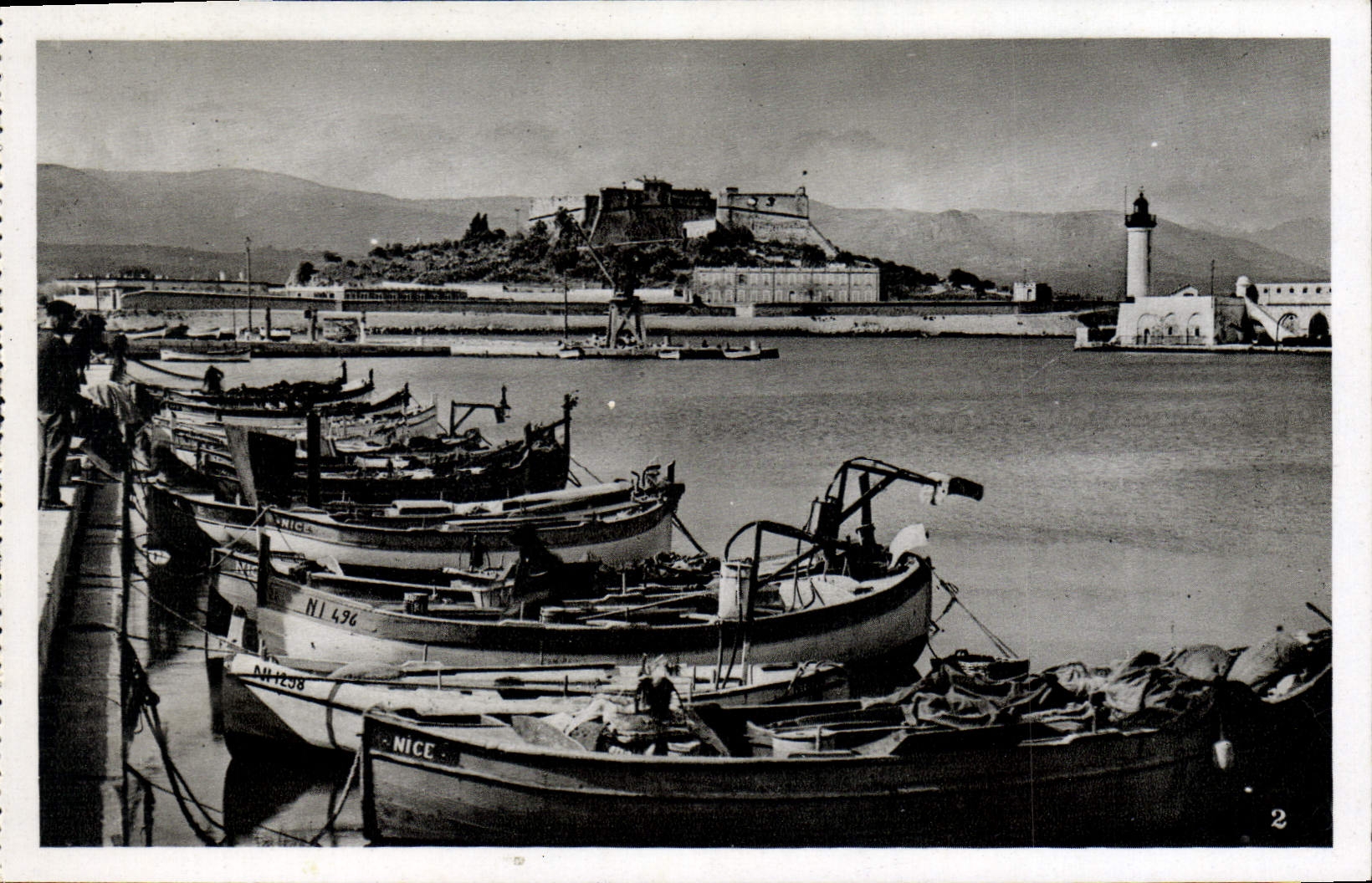 CPA Antibes Le Port Et Le Fort Carre