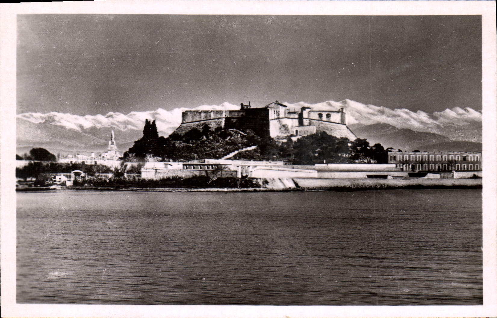 CPA Antibes Le Fort Carre Et La Chaine Des Alpes