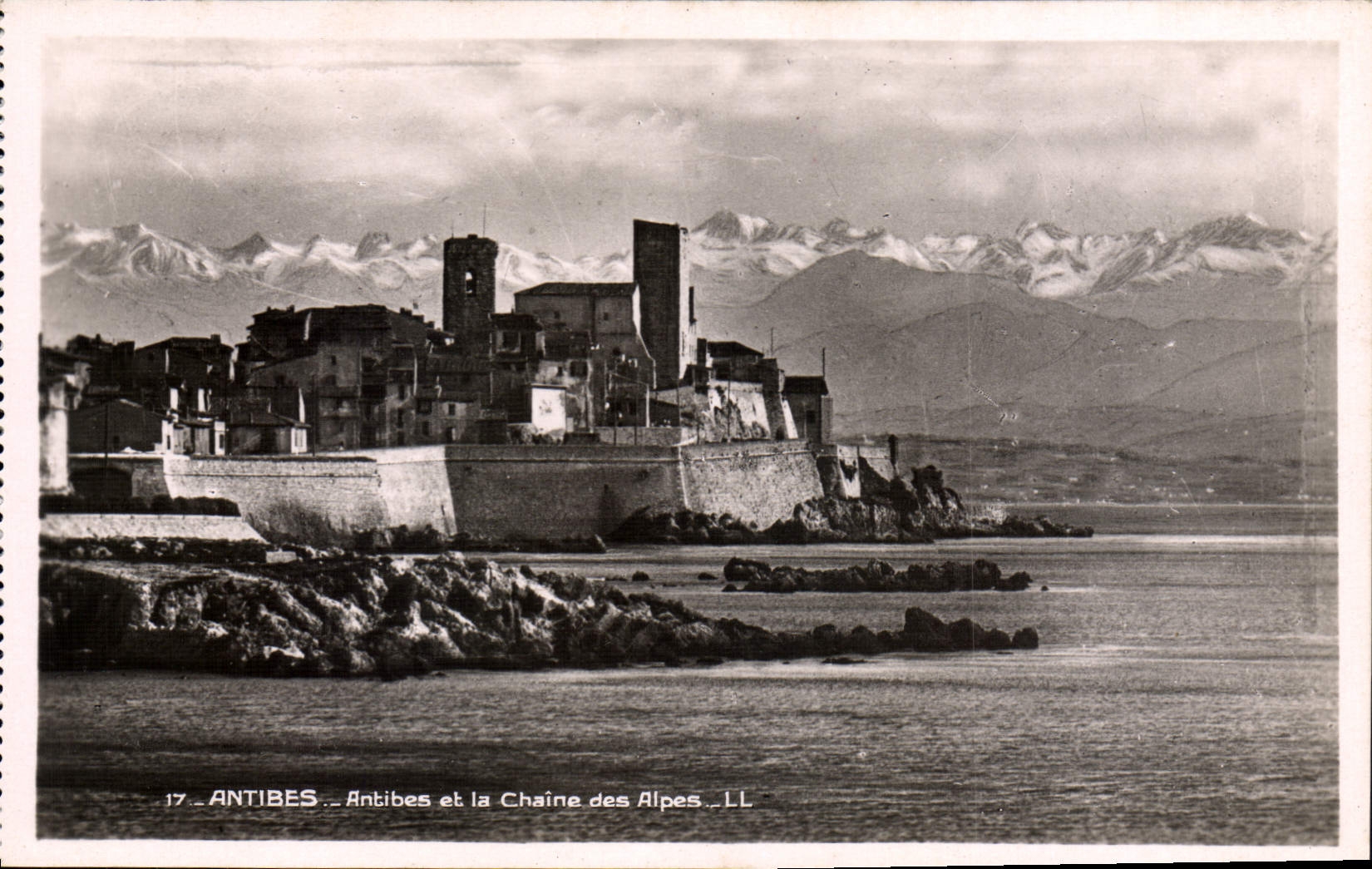 CPA Antibes Et La Chaine Des Alpes