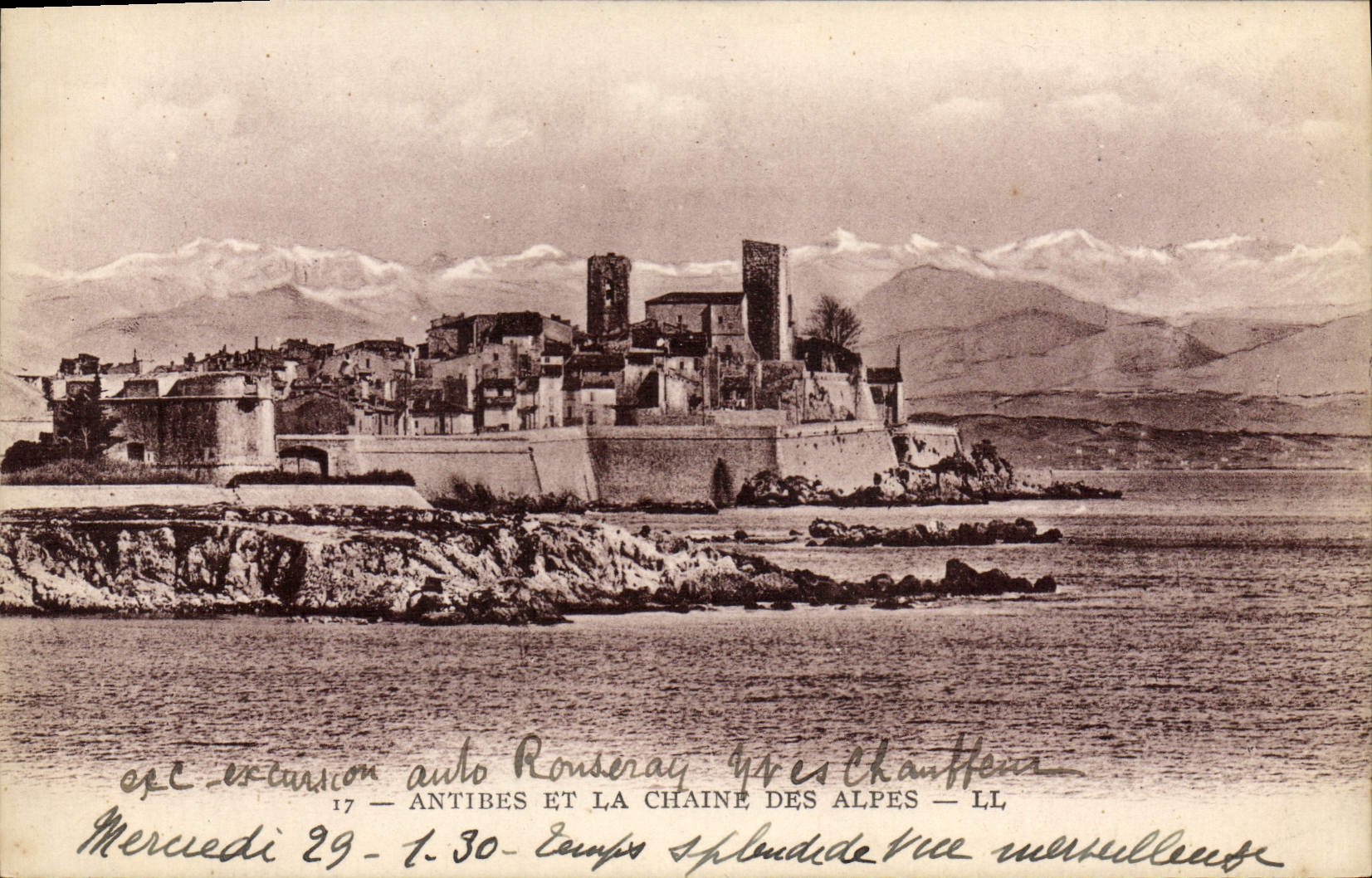 CPA Antibes Et La Chaine Des Alpes
