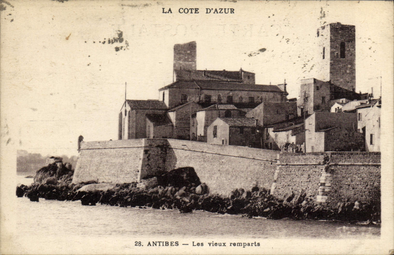 CPA Antibes Les Vieux Remparts