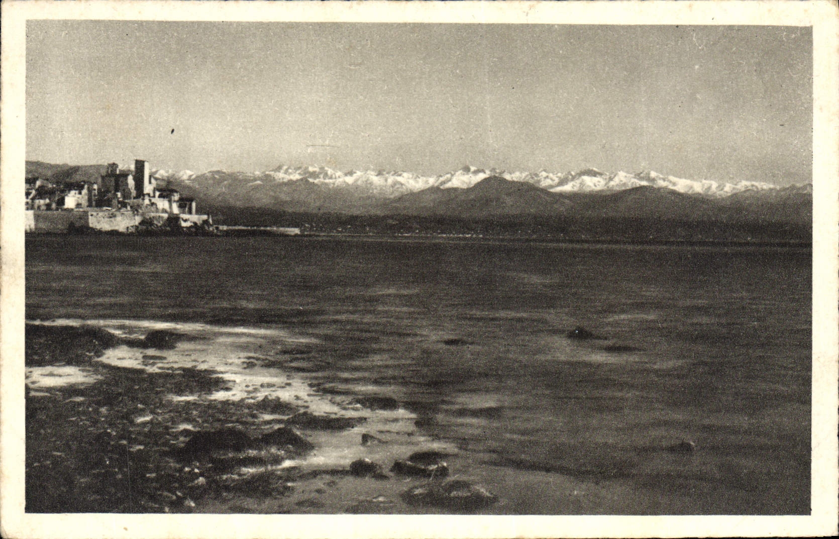 CPA Antibes Et La Chaine Des Alpes Neigeuses